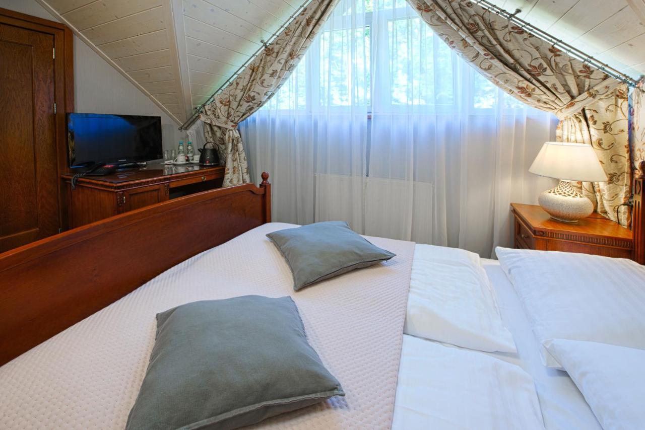 Hotel Zalesie Bochnia Esterno foto