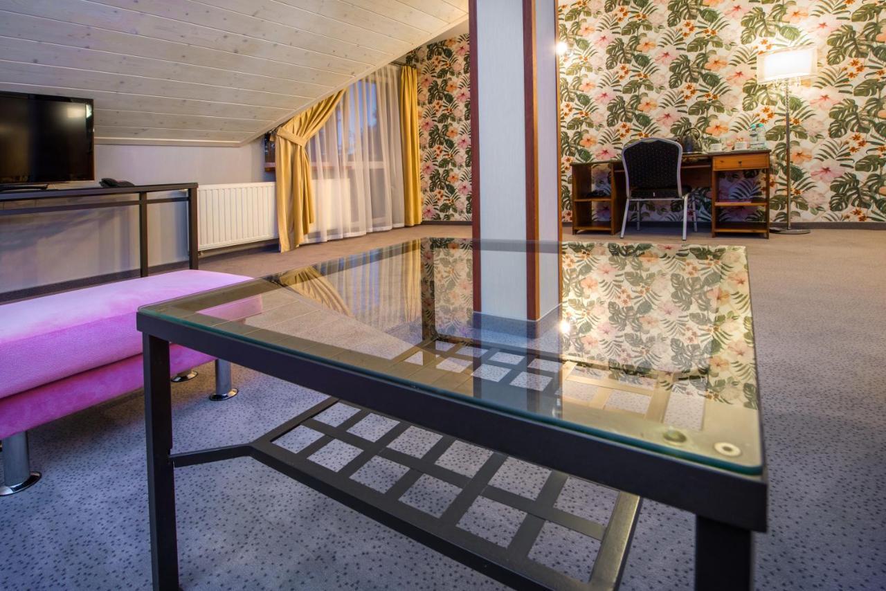 Hotel Zalesie Bochnia Esterno foto