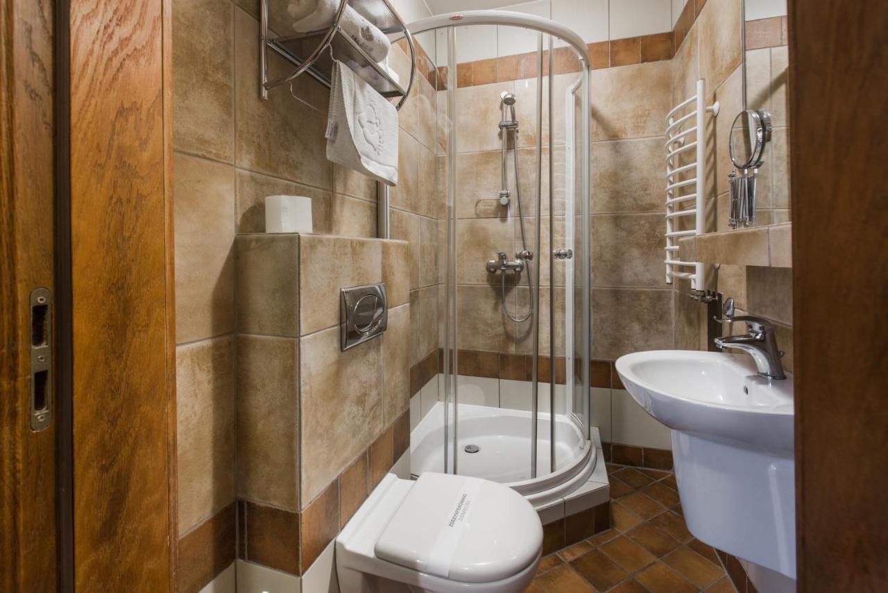 Hotel Zalesie Bochnia Esterno foto