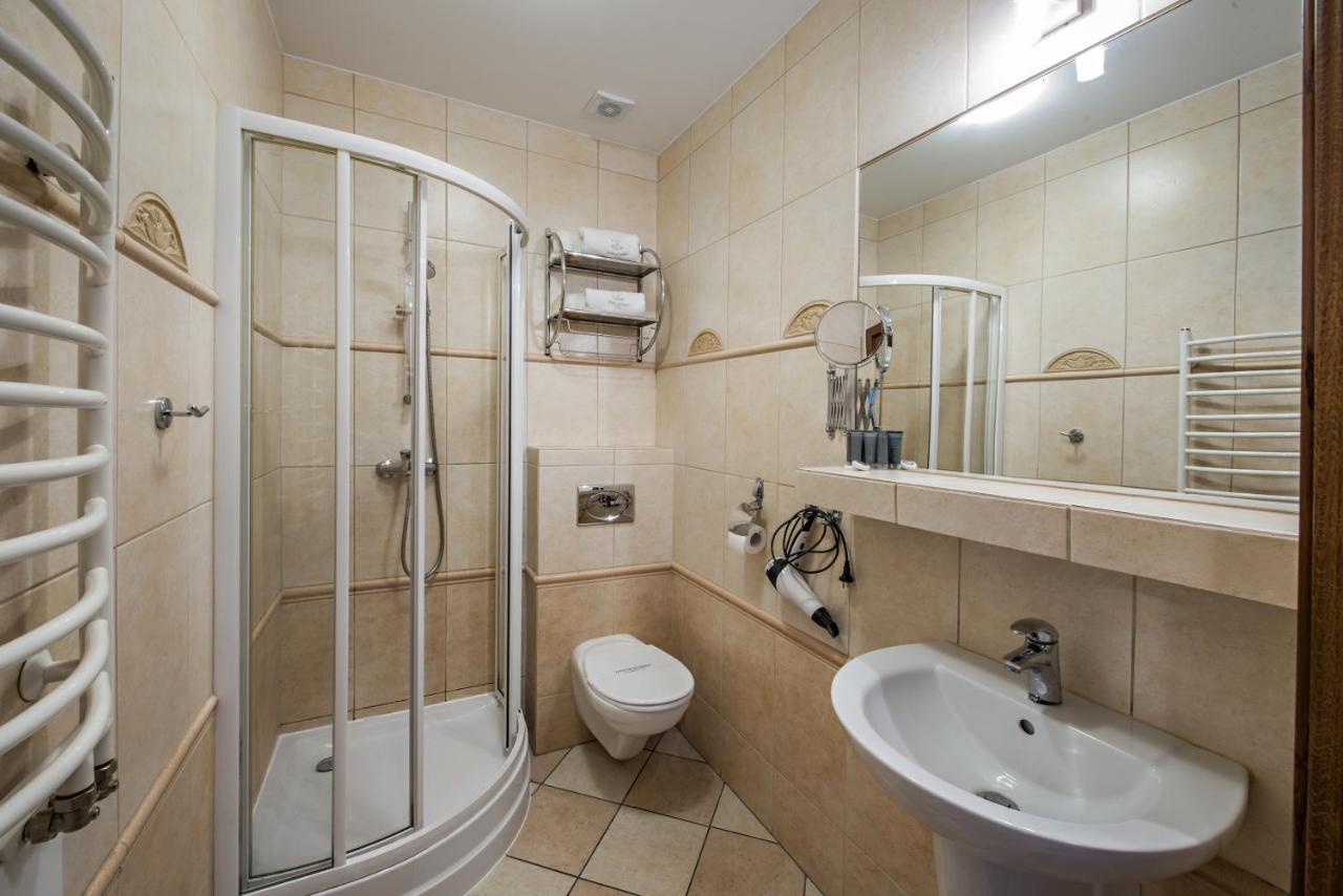 Hotel Zalesie Bochnia Esterno foto