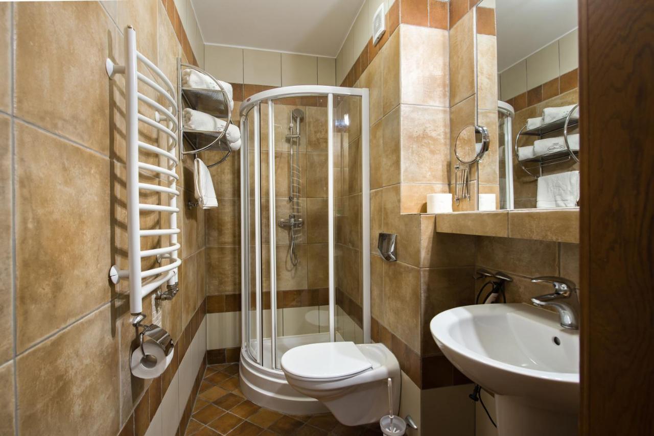 Hotel Zalesie Bochnia Esterno foto
