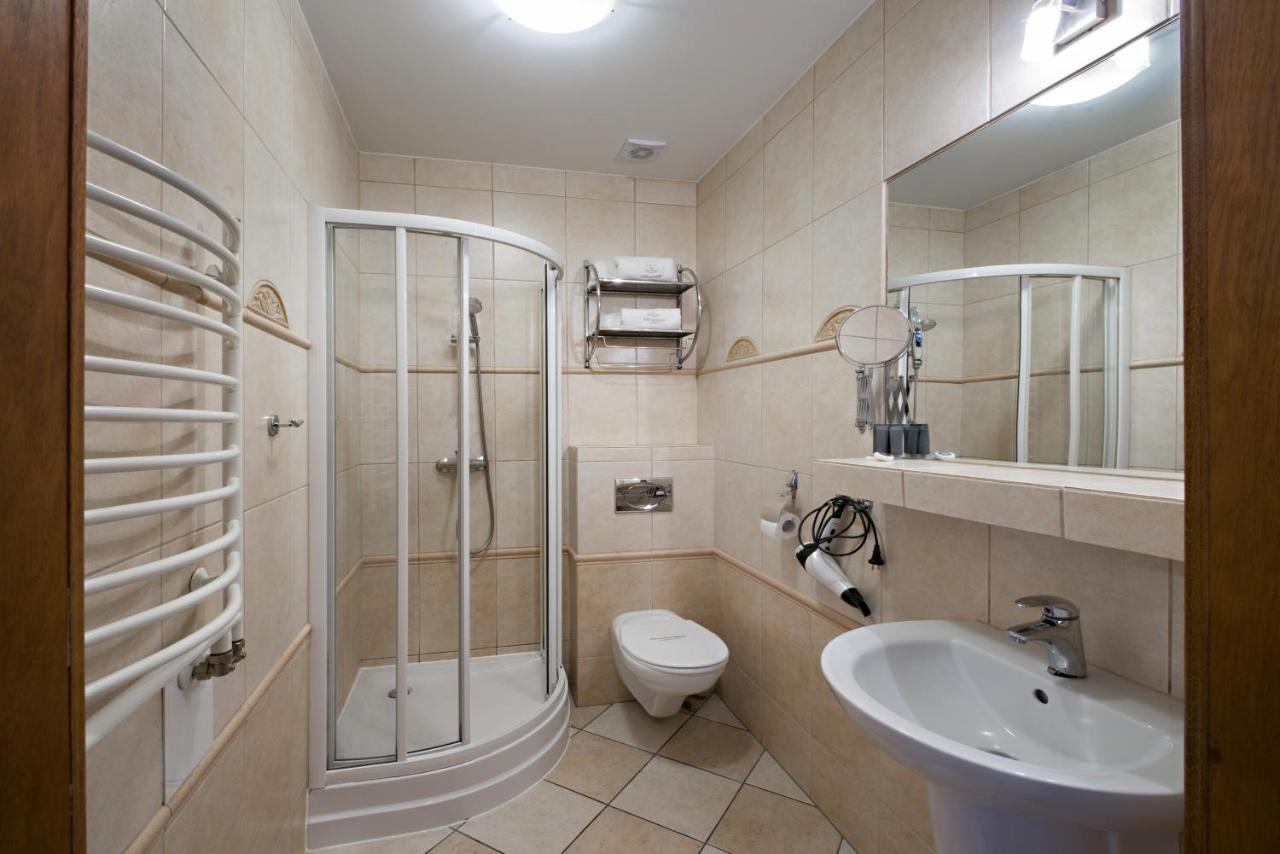 Hotel Zalesie Bochnia Esterno foto